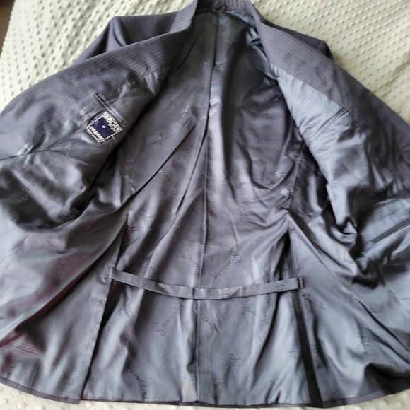 Givenchy Navy Blue Pinstripe 2-Button Suit Jacket Size 42R - Picture 4 of 8